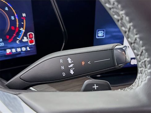 Used 2025 Chevrolet Suburban LT w/ Comfort Package image 10