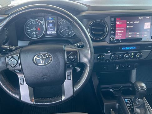 Certified 2023 Toyota Tacoma TRD Off-Road w/ Black Out Package (TMS) AWD/4WD image 11