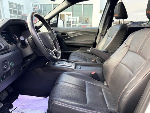 Used 2022 Honda Pilot TrailSport image 11