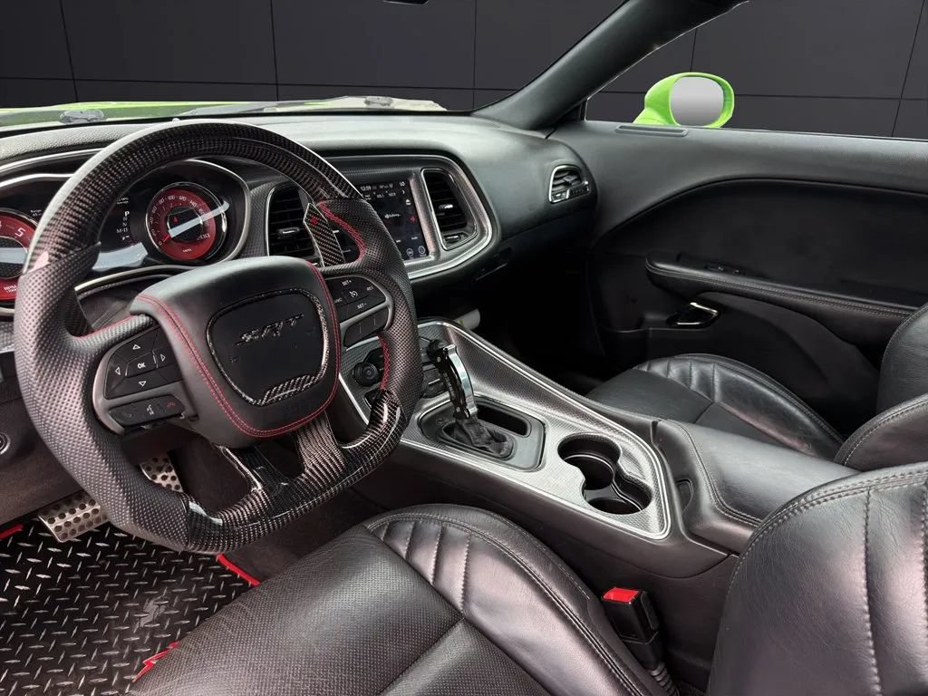 Used 2017 Dodge Challenger SRT Hellcat RWD image 10