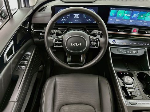 Used 2025 Kia Carnival SX Prestige FWD image 21