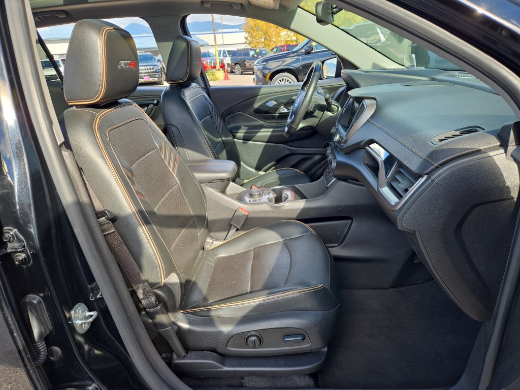 Used 2022 GMC Terrain AT4 w/ Infotainment Package II AWD/4WD image 17