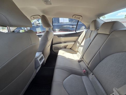 Certified 2018 Toyota Camry LE image 6