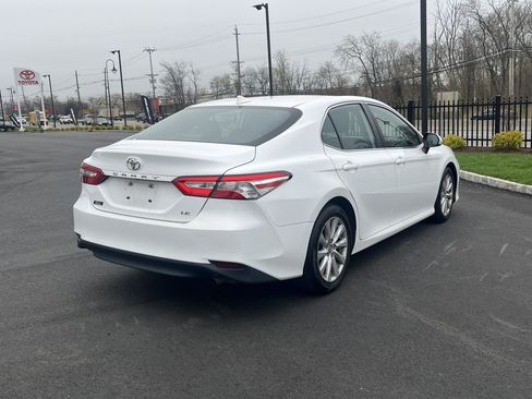 Used 2019 Toyota Camry LE image 3