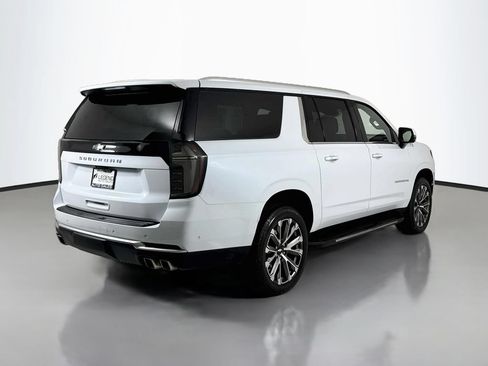 Used 2026 Chevrolet Suburban High Country w/ Sun And Tow Package AWD/4WD image 5