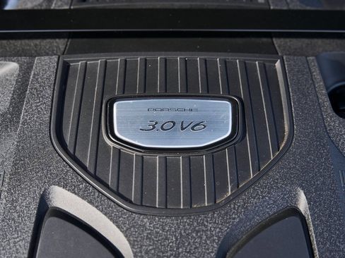 Used 2020 Porsche Panamera 4 image 14