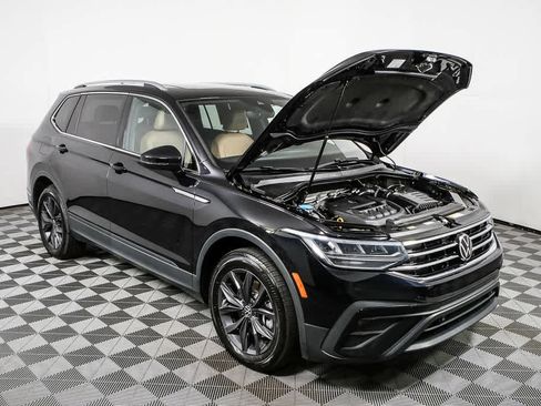 Certified 2023 Volkswagen Tiguan SE w/ Panoramic Sunroof Package image 39