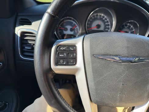 Used 2011 Chrysler 200 Limited image 15