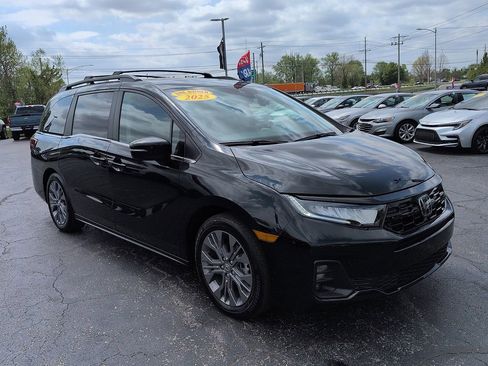 Used 2025 Honda Odyssey Touring image 1