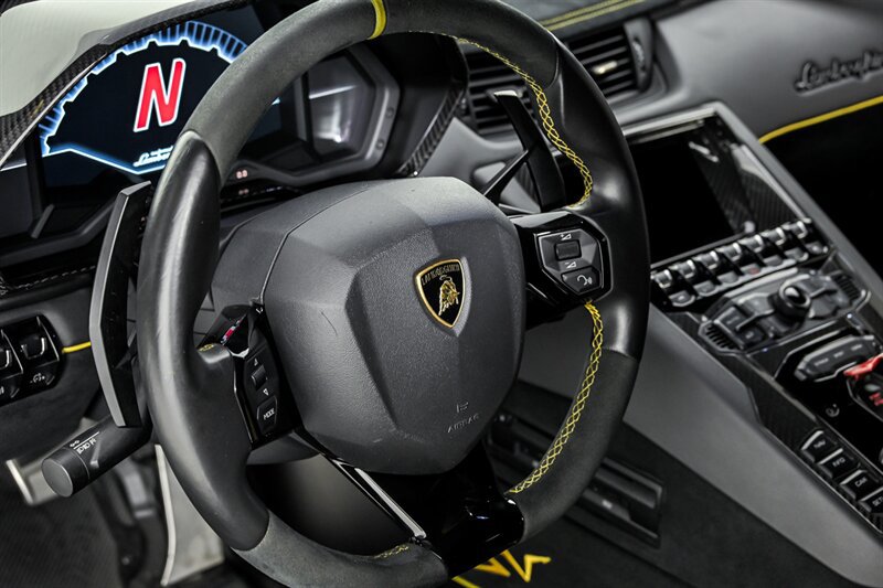 Used 2017 Lamborghini Aventador LP 750-4 Superveloce AWD/4WD image 18