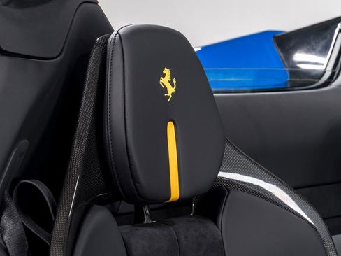 Used 2024 Ferrari SF90 Spider image 28