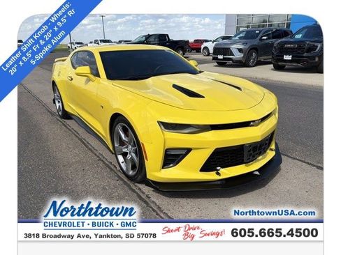 Used 2017 Chevrolet Camaro SS RWD image 5