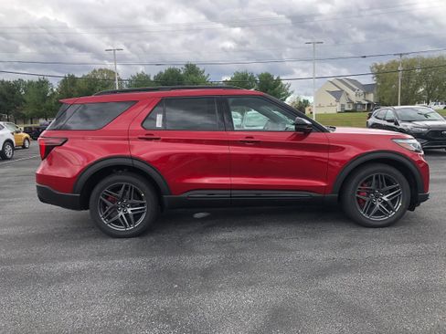 New 2026 Ford Explorer ST image 6
