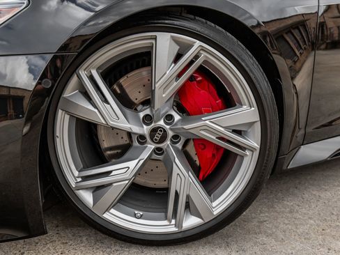 Used 2021 Audi RS 6 w/ Executive Package AWD/4WD image 4