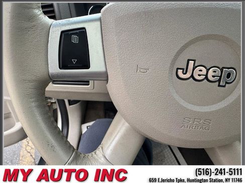 Used 2010 Jeep Grand Cherokee Limited image 21