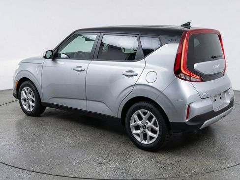 Used 2025 Kia Soul LX w/ LX Technology Package image 6