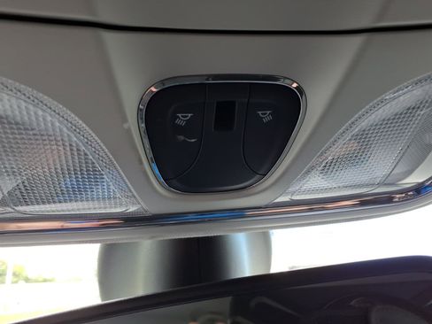 Used 2019 Jeep Cherokee Limited AWD/4WD image 30