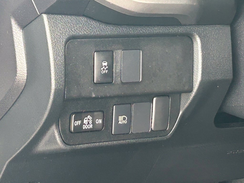 Used 2021 Toyota Tacoma SR5 RWD image 35