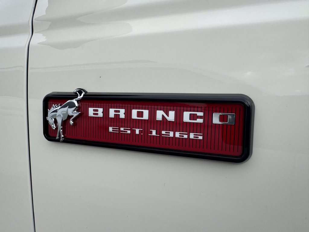 New 2026 Ford Bronco Outer Banks w/ Sasquatch Package AWD/4WD image 3