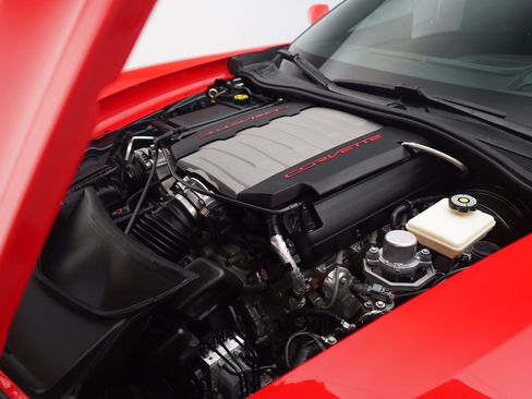 Used 2018 Chevrolet Corvette Stingray Coupe image 23