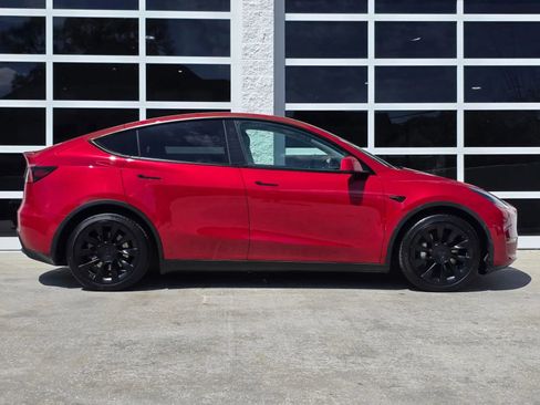Used 2021 Tesla Model Y Long Range image 3