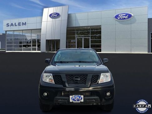 Used 2020 Nissan Frontier SV w/ Midnight Edition Floor Mats image 7