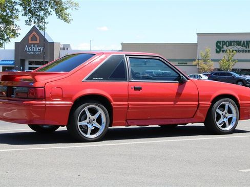 Used 1990 Ford Mustang GT RWD image 6
