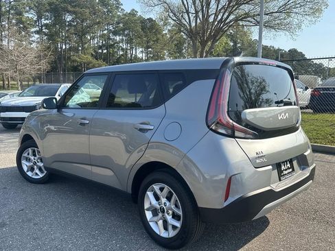 Used 2025 Kia Soul LX w/ LX Technology Package image 6
