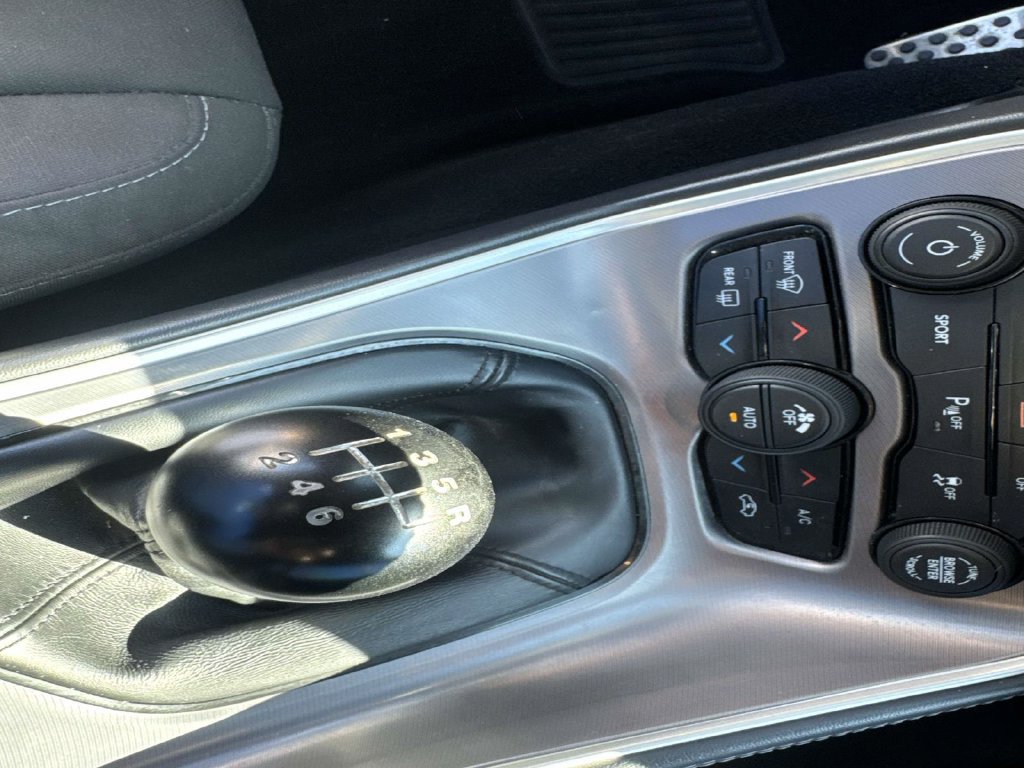 Used 2019 Dodge Challenger R/T w/ Blacktop Package RWD image 41