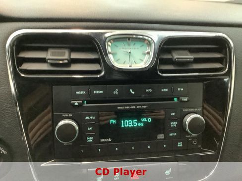 Used 2013 Chrysler 200 Limited image 20