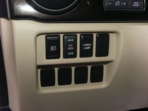 Used 2017 Nissan Titan SV AWD/4WD image 29