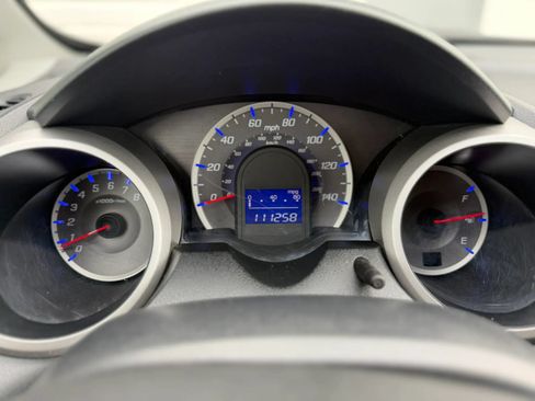 Used 2010 Honda Fit Sport image 9