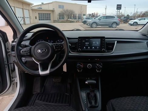 Used 2019 Kia Rio S image 22