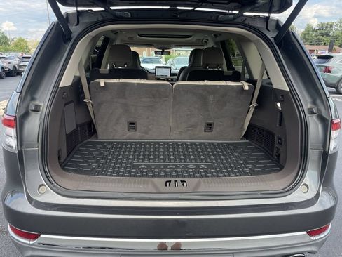 Used 2020 Lincoln Aviator Reserve w/ Equipment Group 202A AWD/4WD image 38