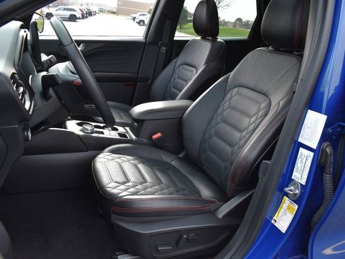 Used 2023 Ford Escape ST-Line Elite w/ Premium Technology Package AWD/4WD image 11
