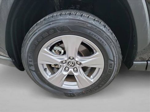 Used 2025 Toyota RAV4 XLE FWD image 9