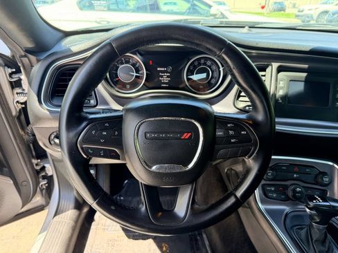 Used 2015 Dodge Challenger SXT RWD image 17