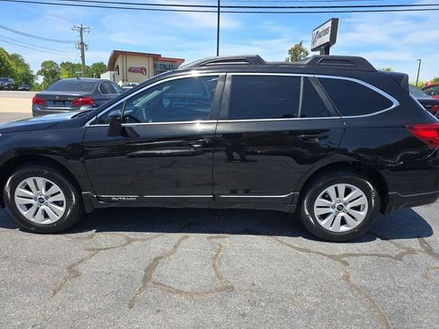 Used 2017 Subaru Outback 2.5i Premium AWD/4WD image 9