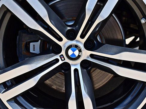 Used 2019 BMW 740i w/ Executive Package RWD image 51