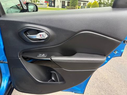 Used 2023 Jeep Cherokee Altitude Lux image 27