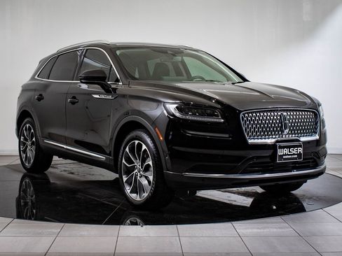 Used 2022 Lincoln Nautilus Reserve w/ Equipment Group 201A image 12