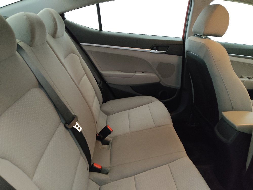 Used 2020 Hyundai Elantra SE FWD image 19