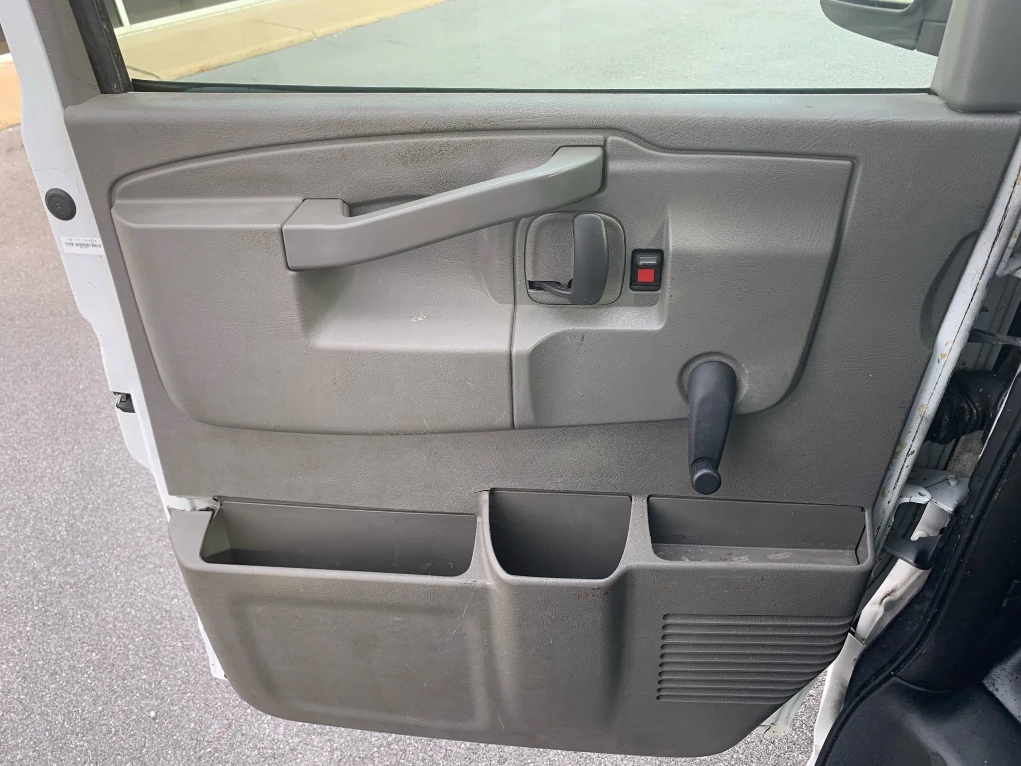 Used 2016 Chevrolet Express 3500 RWD image 8