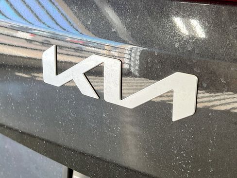 New 2026 Kia Carnival LXS FWD image 34
