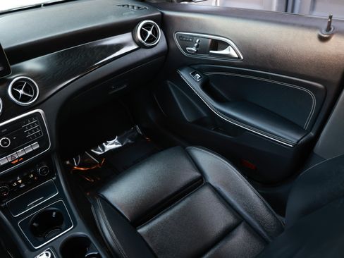 Used 2018 Mercedes-Benz CLA 250 w/ AMG Line Exterior image 25