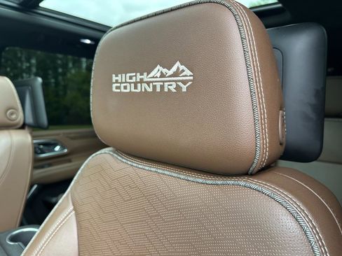 Used 2021 Chevrolet Suburban High Country image 14