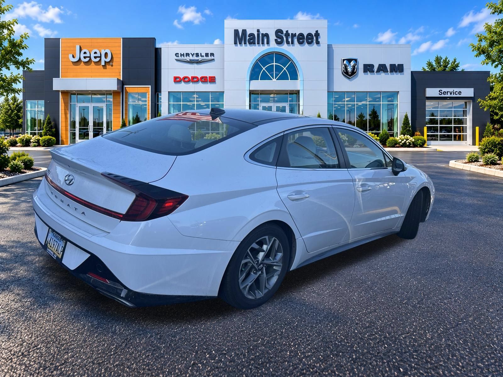 Used 2023 Hyundai Sonata SEL w/ Convenience Package FWD image 4