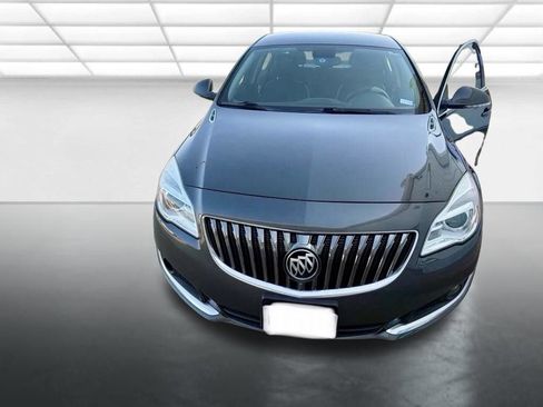 Used 2017 Buick Regal Sport Touring FWD image 4