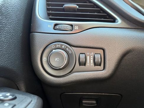 Used 2021 Jeep Cherokee Trailhawk AWD/4WD image 22