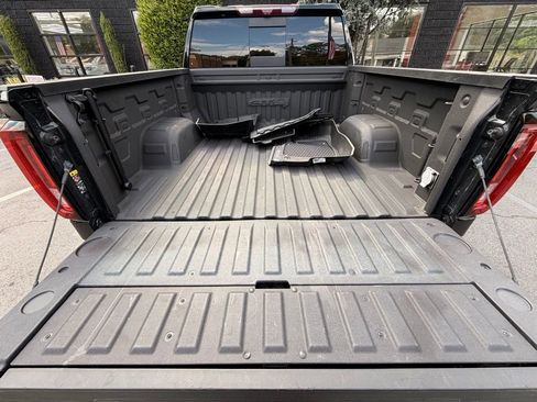 Used 2022 GMC Sierra 1500 AT4 w/ AT4 Premium Package AWD/4WD image 17